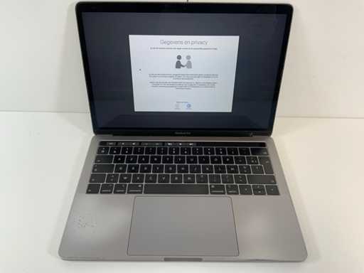 Apple MacBook Pro 13.3", Core(TM) i7 8a generazione, 16 GB di RAM, 500 GB di NVMe Laptop