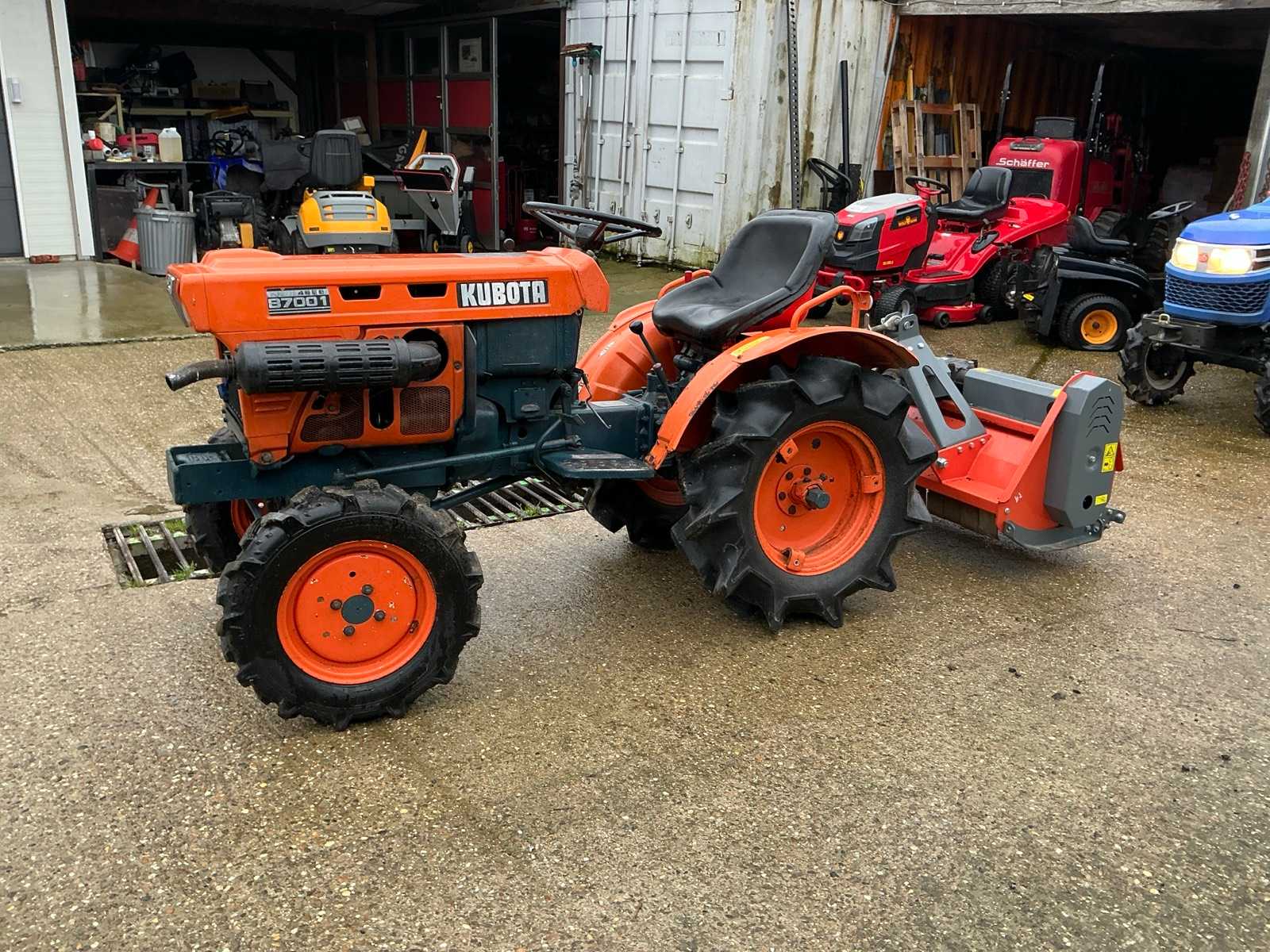 Kubota B7001 Mini Tractor