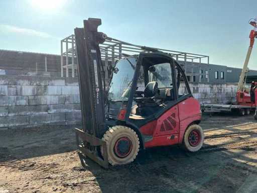 Defect la stivuitor Linde H45D-01 din 2010