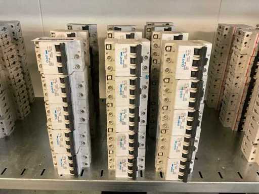 CHINT DZ47S-63 C63 Residual Current Circuit Breaker (50x)