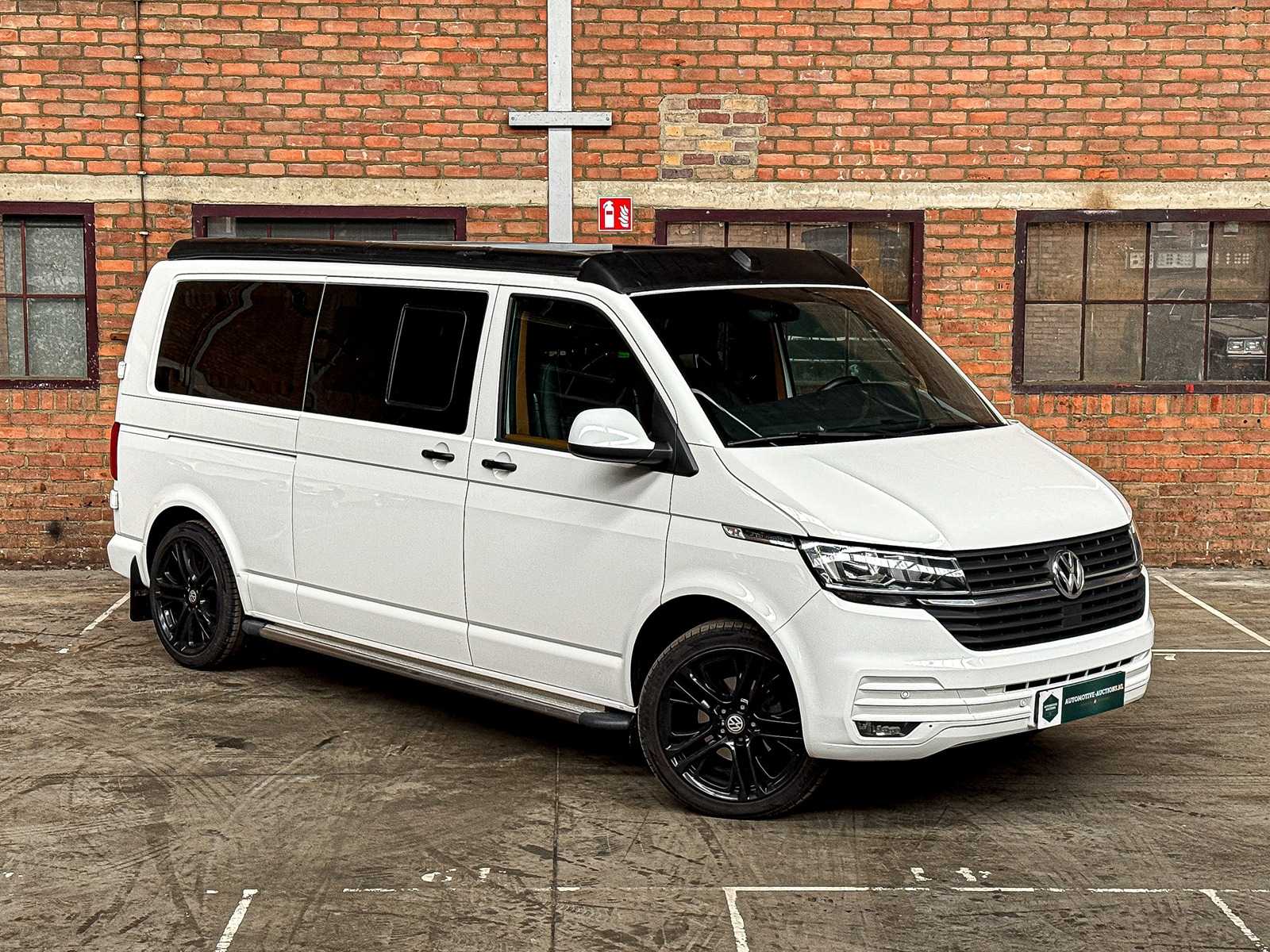 Volkswagen Transporter T6 VIP California Kampeerwagen 180pk 2021, HFF-38-X