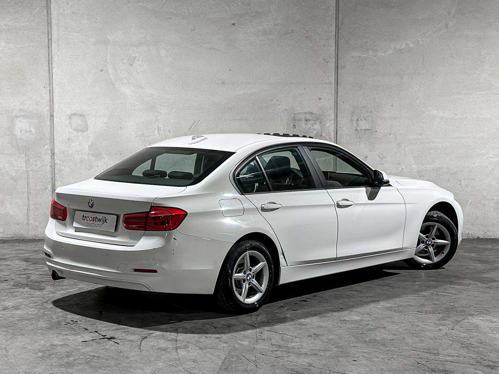 BMW 318i Corporate Lease Executive 3-serie 136pk 2018 (Origineel-NL), SB-204-F