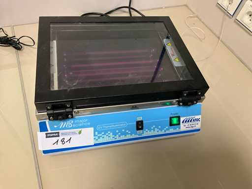 GŁÓWNY NAUKOWY PRZEŚWIETLACZ UV MUV26-254/365