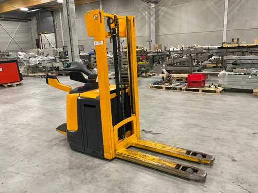 2015 Jungheinrich ERC212Z Stapelaar