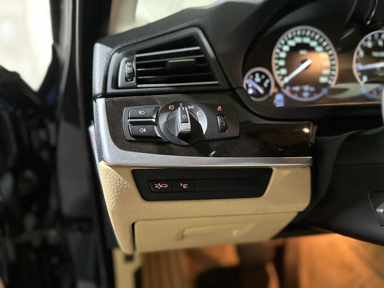 BMW 528xi Touring High Executive 245pk (Origineel-NL) 2012 5-serie, 89-TXH-2