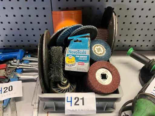 Various sanding discs