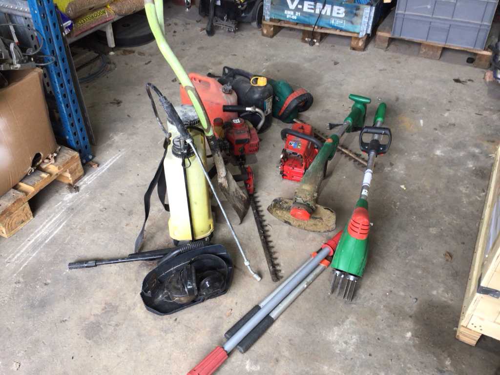 Garden tools, accessories