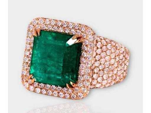 High Jewelry Ring in Natural Bluish Green Emerald with Natural Pink Diamonds 8.18 carat
