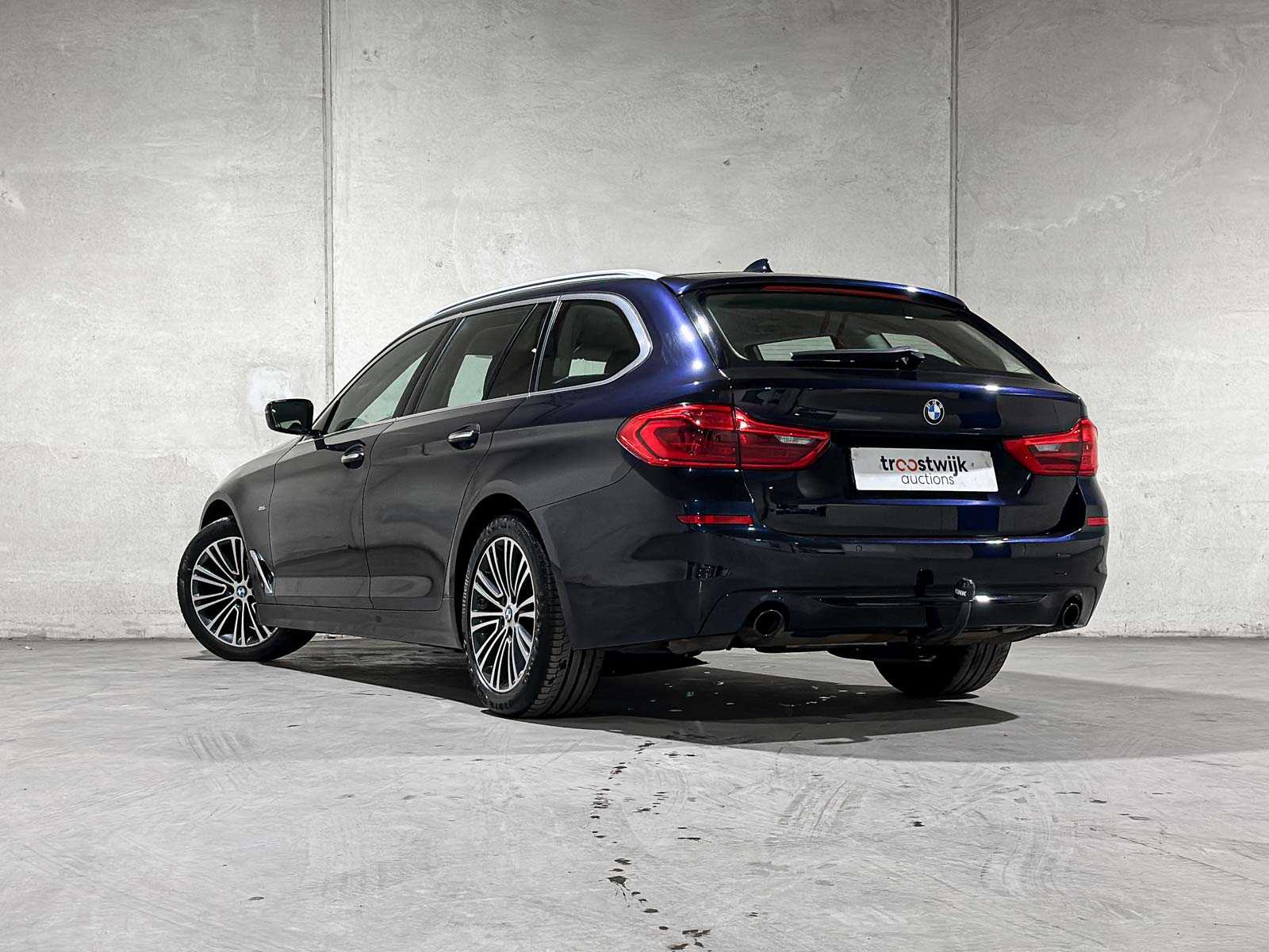 BMW 520i Touring High Executive Sport-Line 5-serie 184pk 2019, XG-208-V