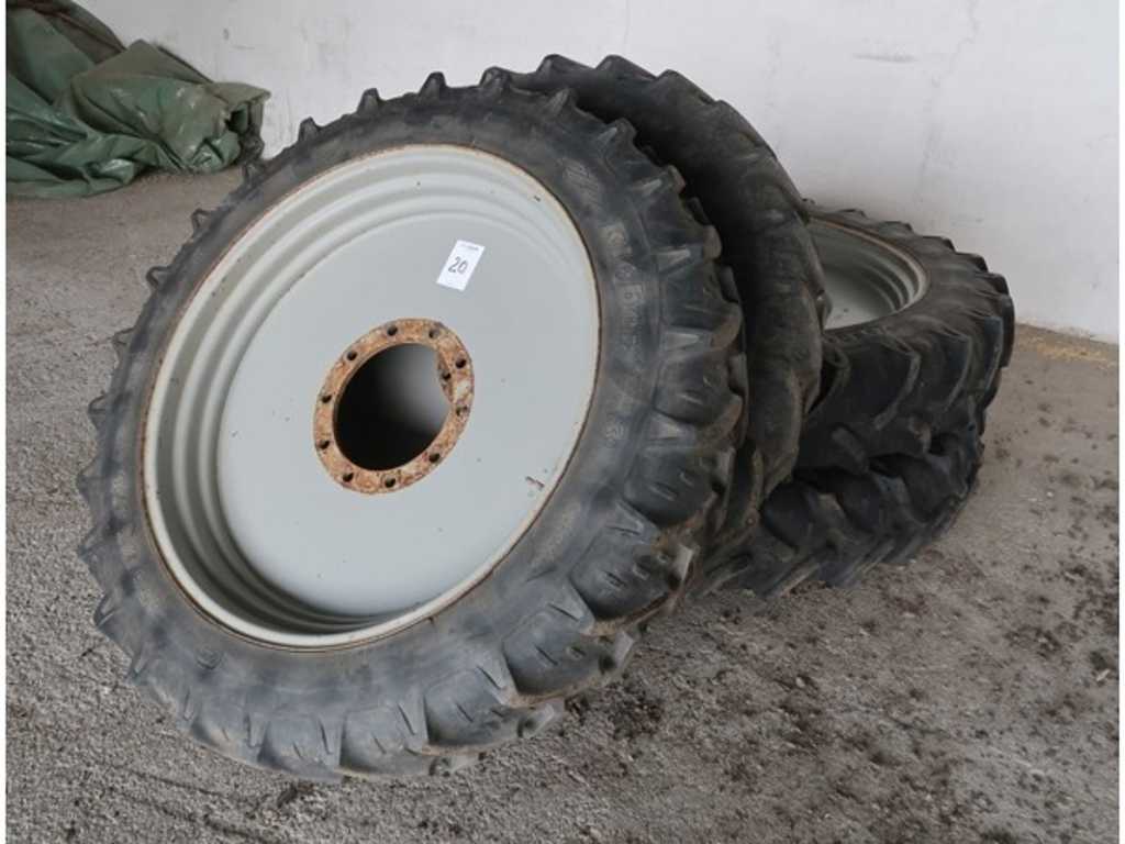 Agricultural wheels (x4)