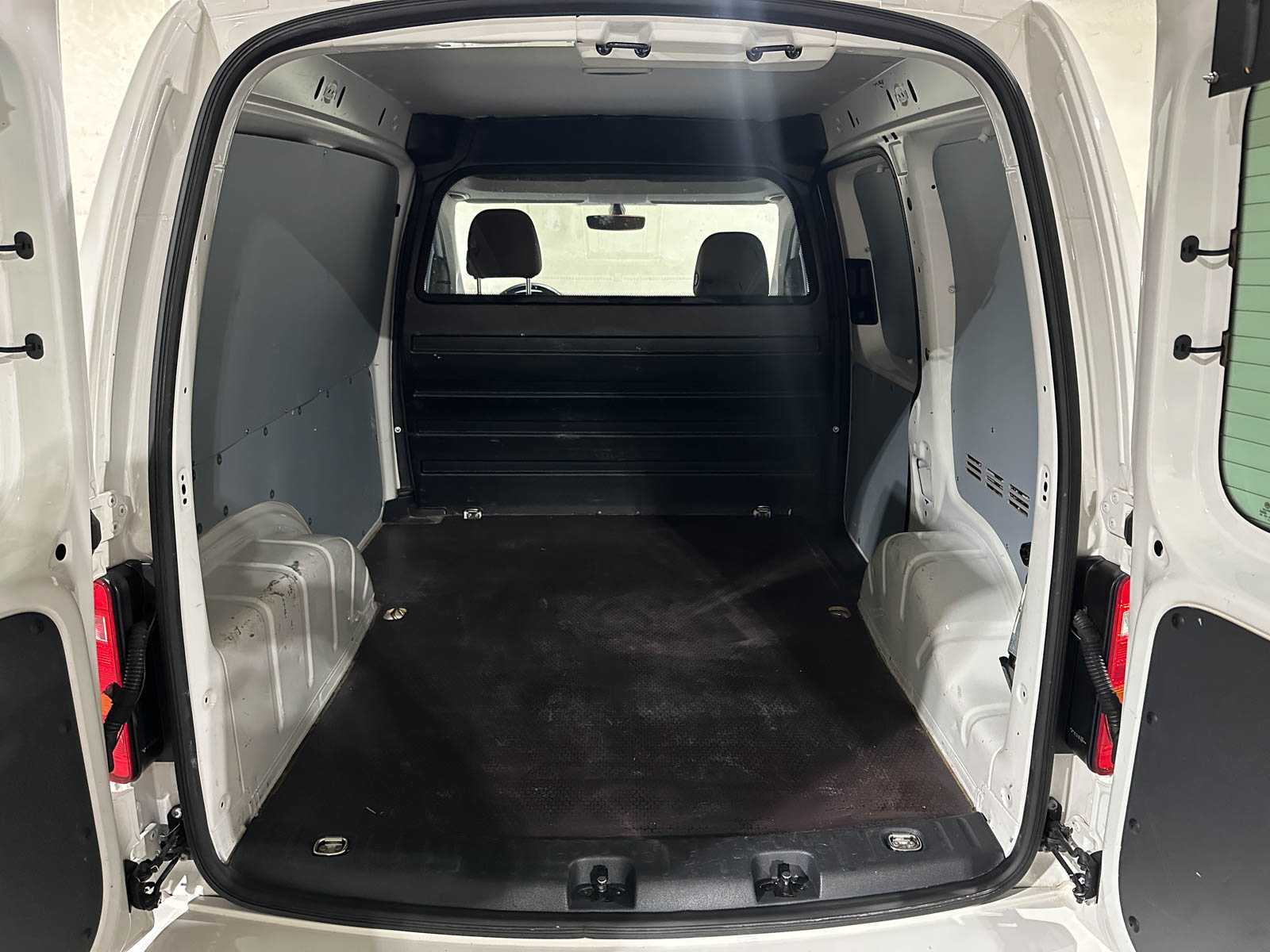 Volkswagen Caddy 2.0 TDI 170PK BMT Highline 2017 (Origineel-NL), V-752-HD