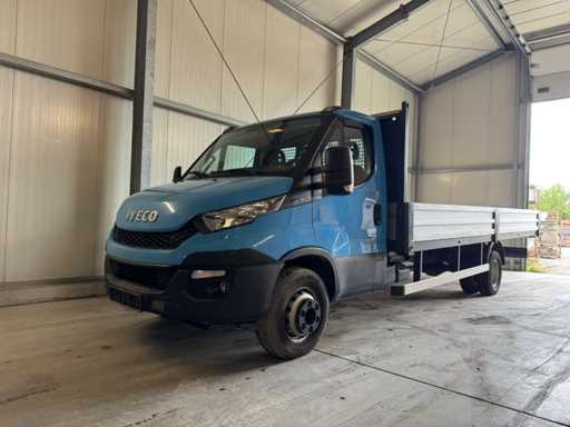 Iveco Daily 70C15 flatbed truck – 3.0 l – 150 hp – year of manufacture 2015 – only 43,500 km – cruise control & parking heater – 6.05 m loading area