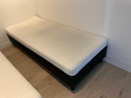 Box spring z materacem