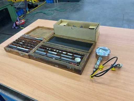 Final dimensions set (2x) + hydr. Tools