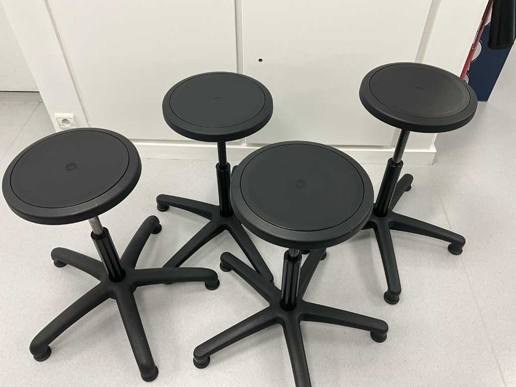 4 lab stools