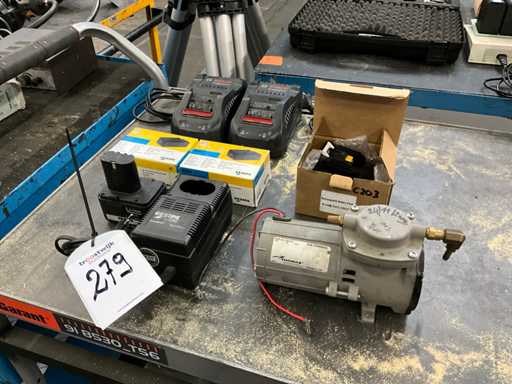 Verschiedene Batterien / Batterieladegerät / Mini-Kompressor