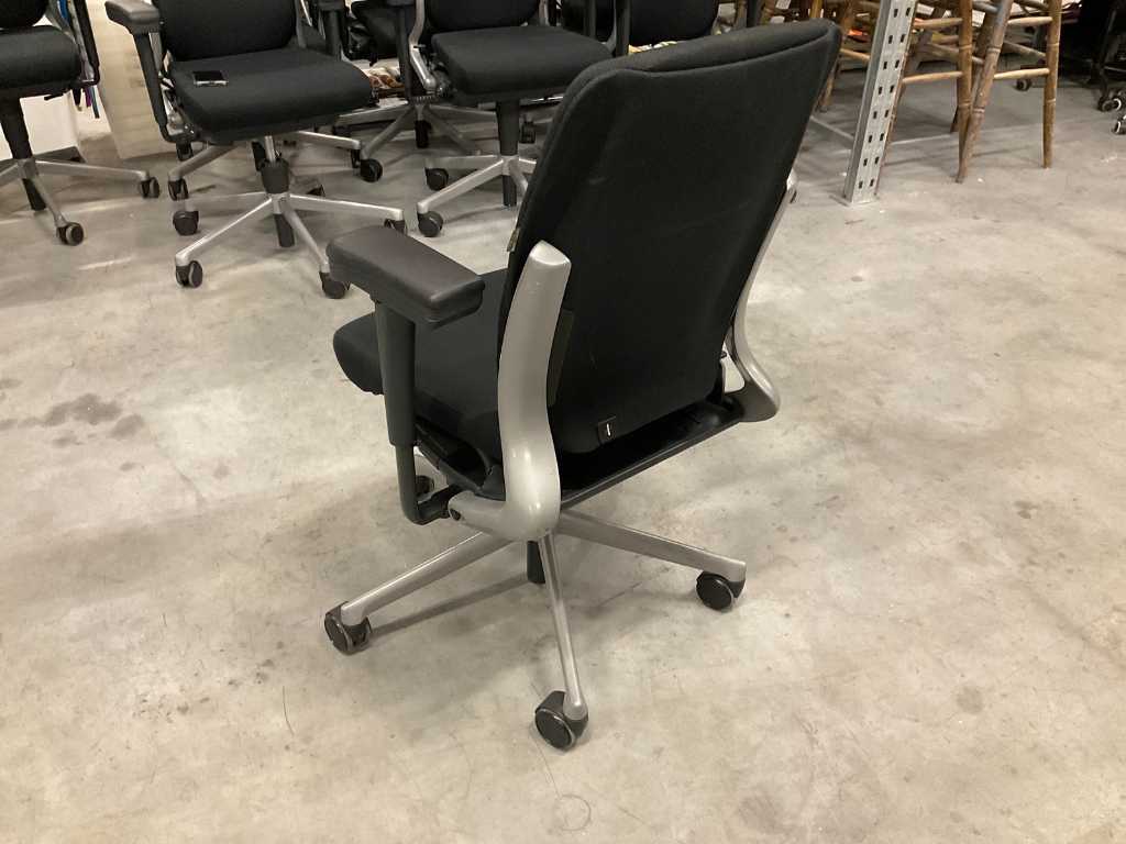 Ahrend 2021 chair hot sale