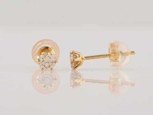 18 KT Yellow gold Earring With Natural Diamond