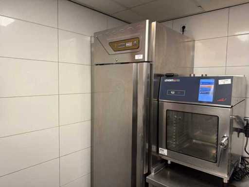 Desmon Professional catering refrigerator GM7 – 700 liters – 2017