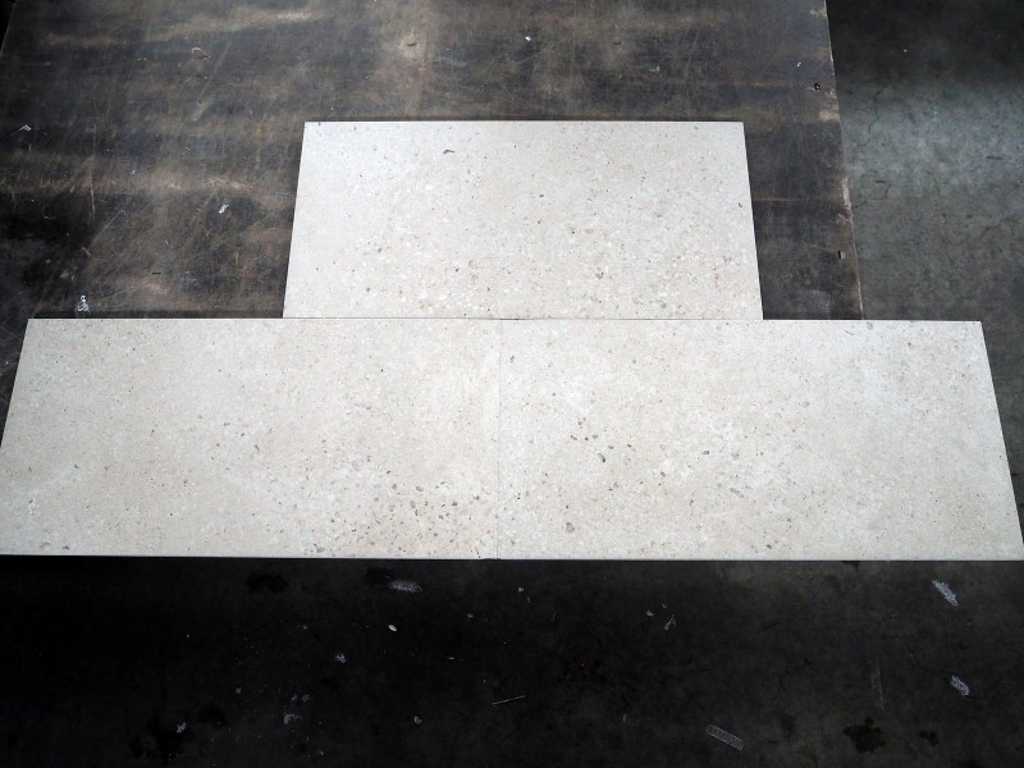 Ceramic tiles 25,2m²