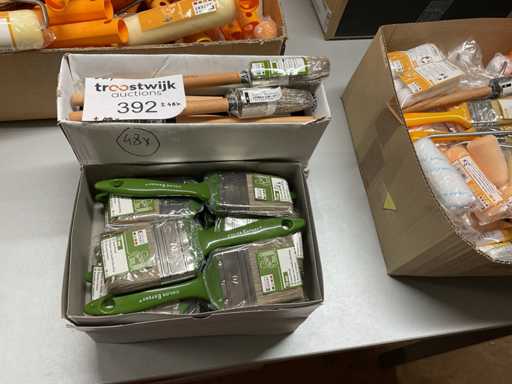 Flat paint brushes; Patent Point Brushes for Wood Protection (48x)