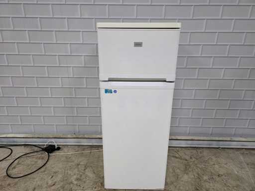 Zanussi - ZRT724W - Fridge-freezer combination
