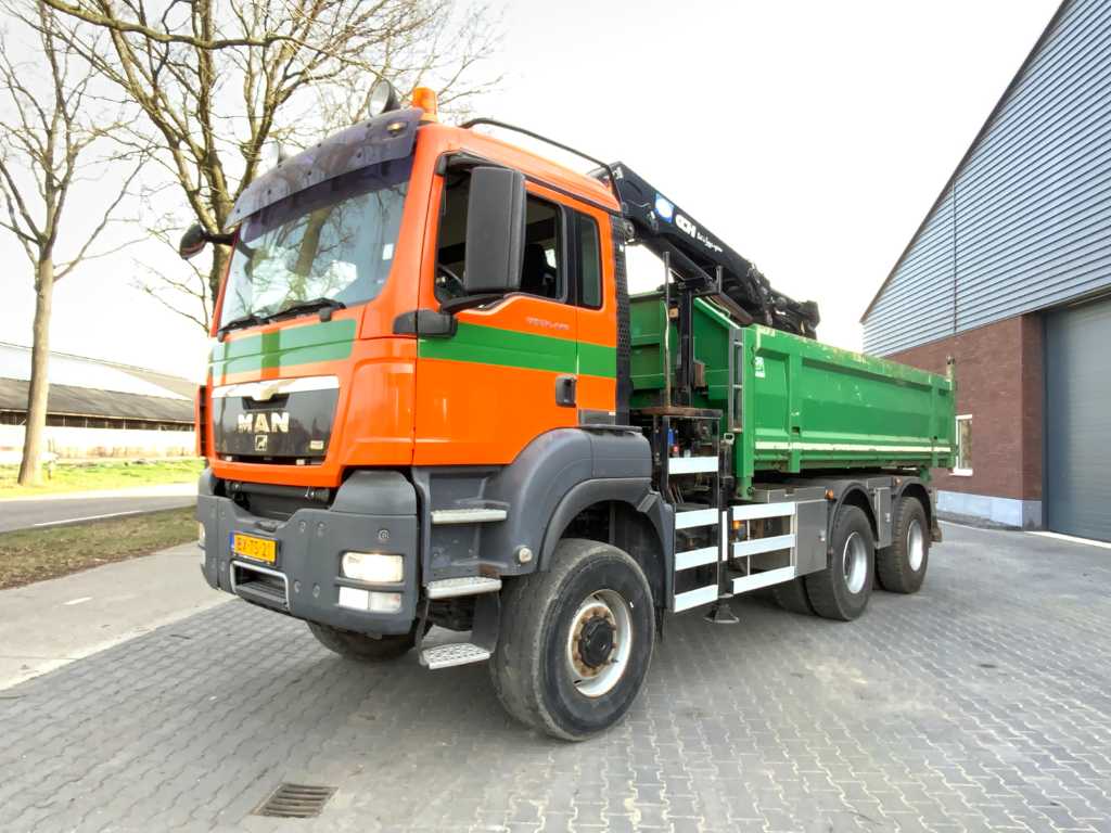 MAN (6x6) TGS 32.440 Truck with loading crane