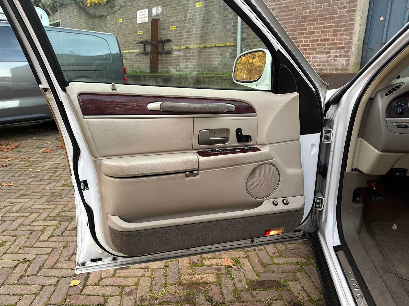 Lincoln Town Car 4.6 V8 Signature (Limousine) 204pk 2003, 62-NG-XN Youngtimer