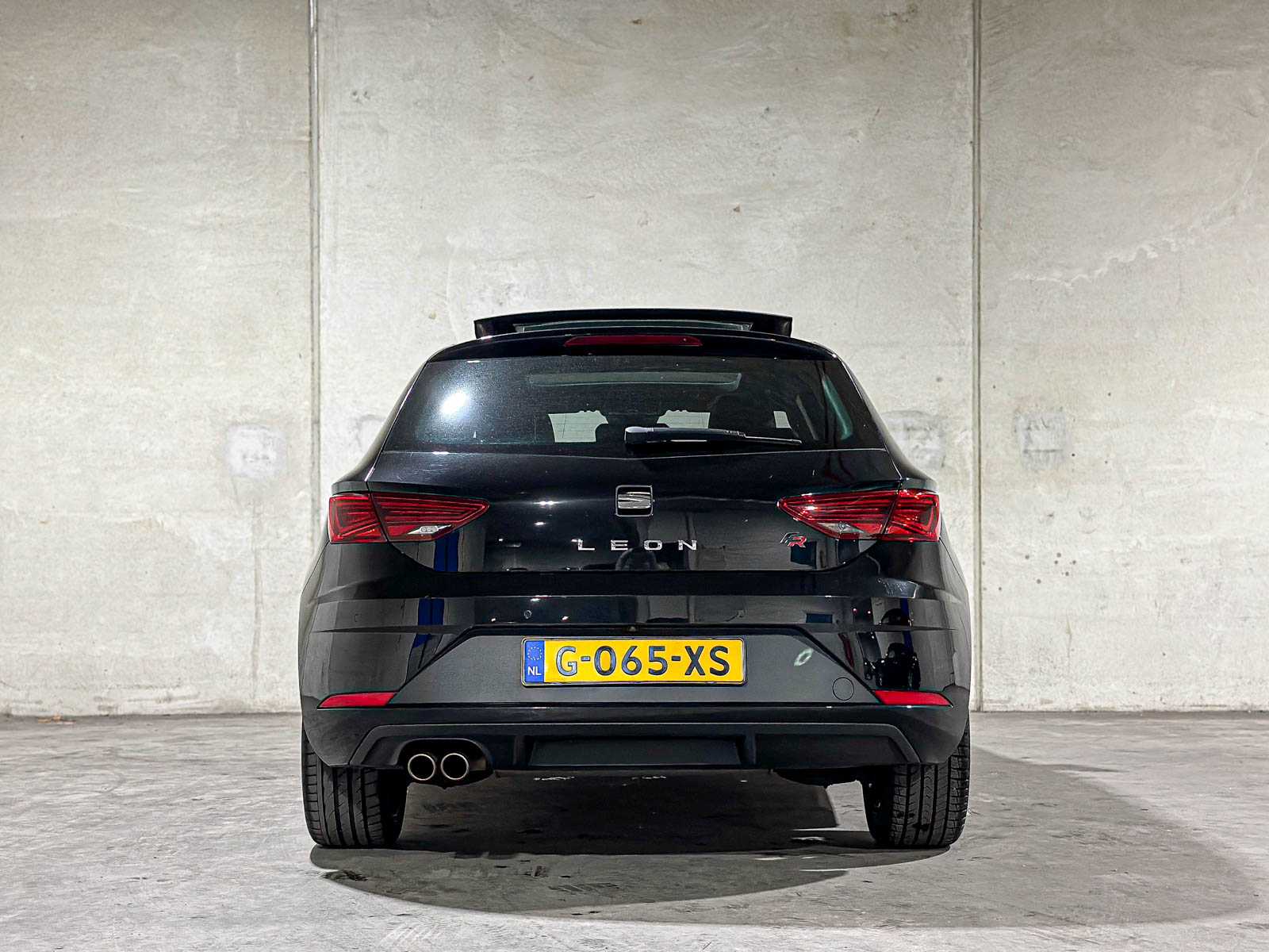 SEAT Leon 1.5 TSI FR Ultimate Edition Black 150pk 2020 AUTOMAAT (Origineel-NL), G-065-XS