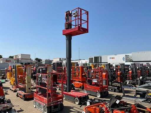 Liftul de pasageri Skyjack SJ12 2014