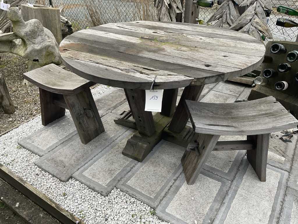 Sempre Garden table with stools