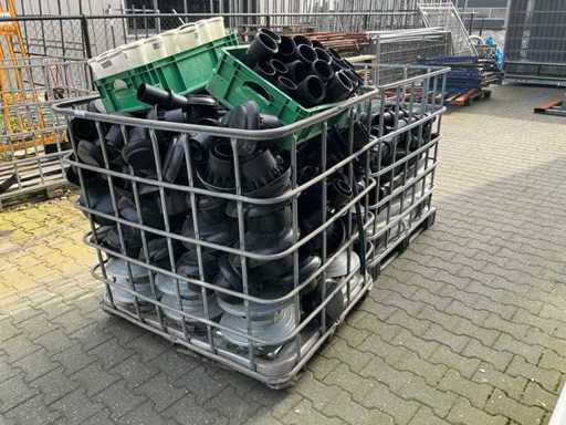 2 IBC vat met PVC hulpstukken