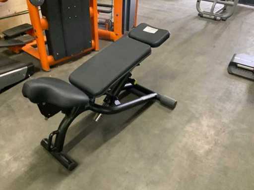 Développé banc réglable Technogym Element Multi-gym