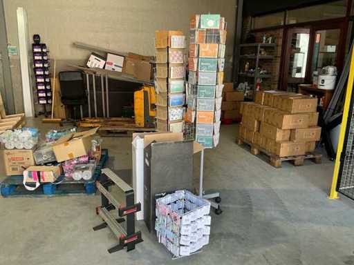 Batch of gift boxes