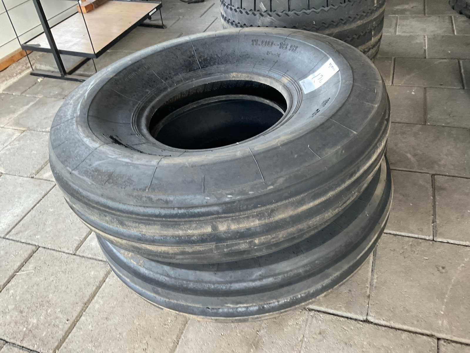 Superking F-2 Tire (2x)