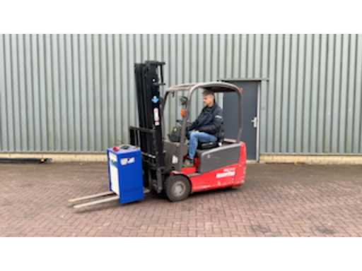 897b2e67-e782-4d62-aaed-c8bb80bc041d.mp4