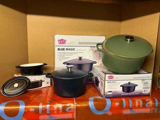 Cast iron cooking pots (3x)