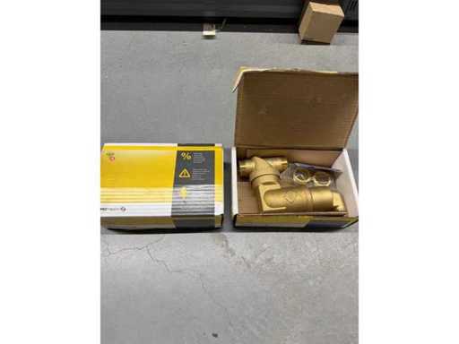 Spirovent RV2 air separator (2x)