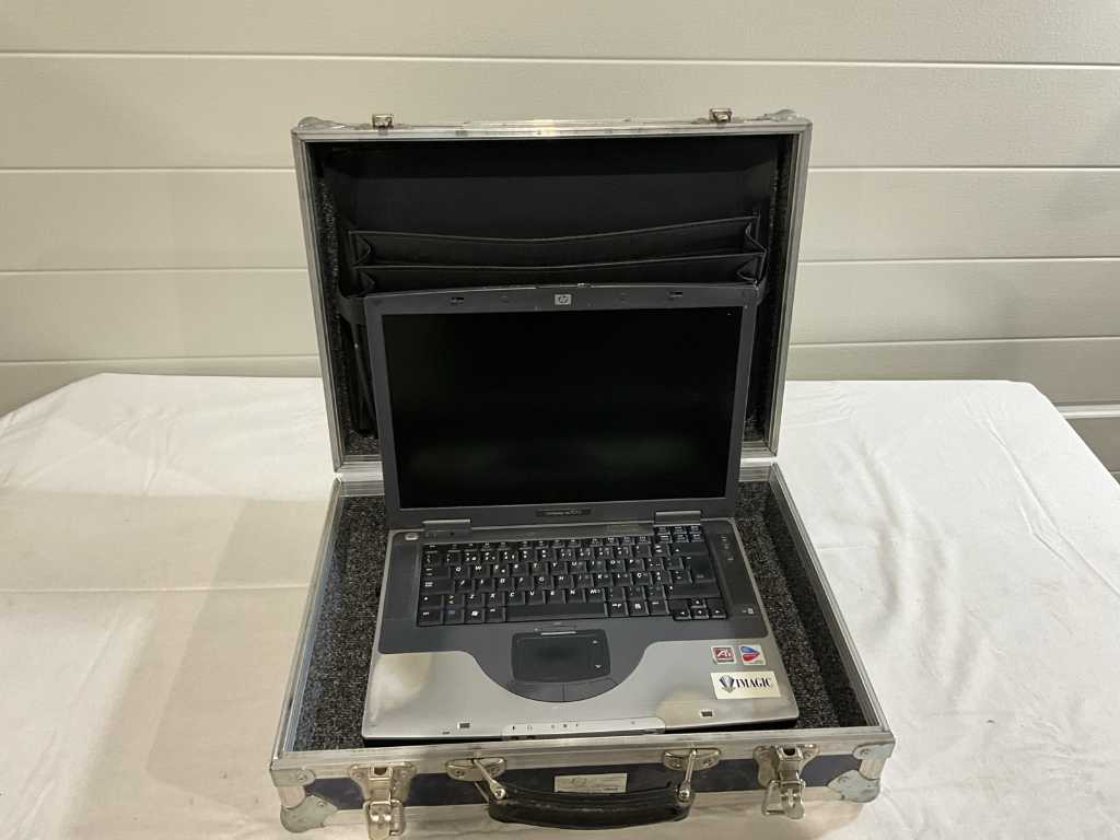 Laptop oud in Seeburg flightcase