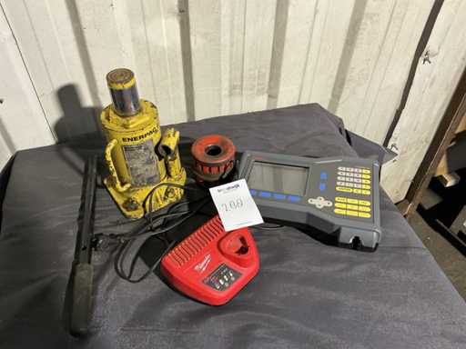 Various metalworking accessories (4x)