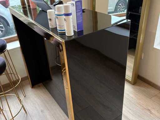Design counter/reception desk with 2 bar stools