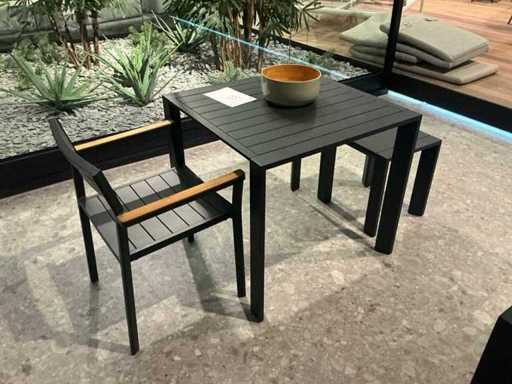 Diphano Metris Terrassentisch mit Stühlen