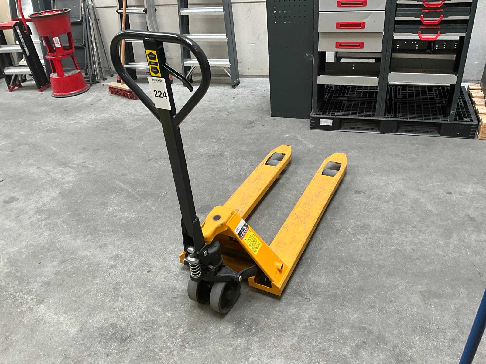 2022 Manutan Hand Hydraulic Pallet Jack