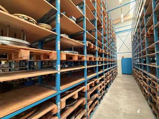 F.X. Rauscher - 2001 - 4008-S - Pallet racking system with stacker crane