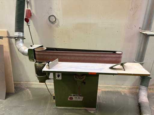 TB 42 - ?lefuitor cu band?