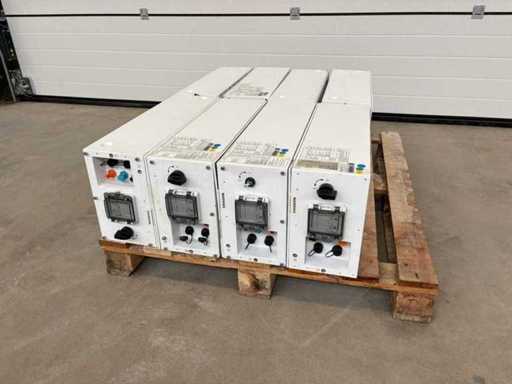 Growatt - Palet cu 8 piese incomplete de sisteme de baterii Growatt APX High Voltage
