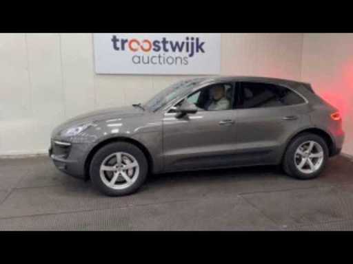 8e8e4568-112d-4ca4-8a26-87dc8a086141.mp4