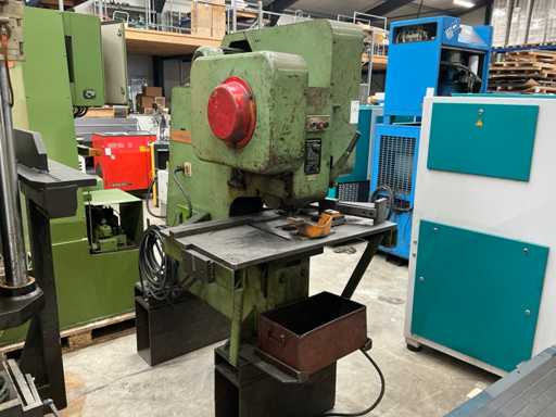 Peddinghaus 225B60 Ponsmachine