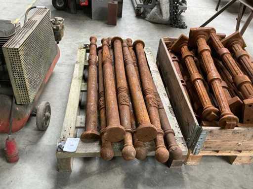 Decorative cast iron posts (10x)