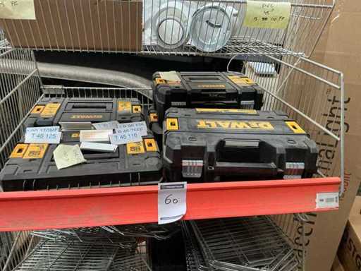 Various machine cases (7x)